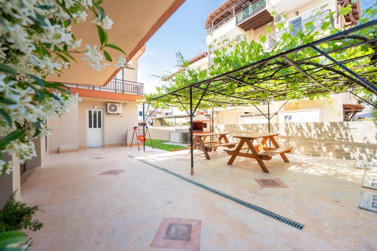Milonas House Apartments Paralia Dionysiou Exterior photo