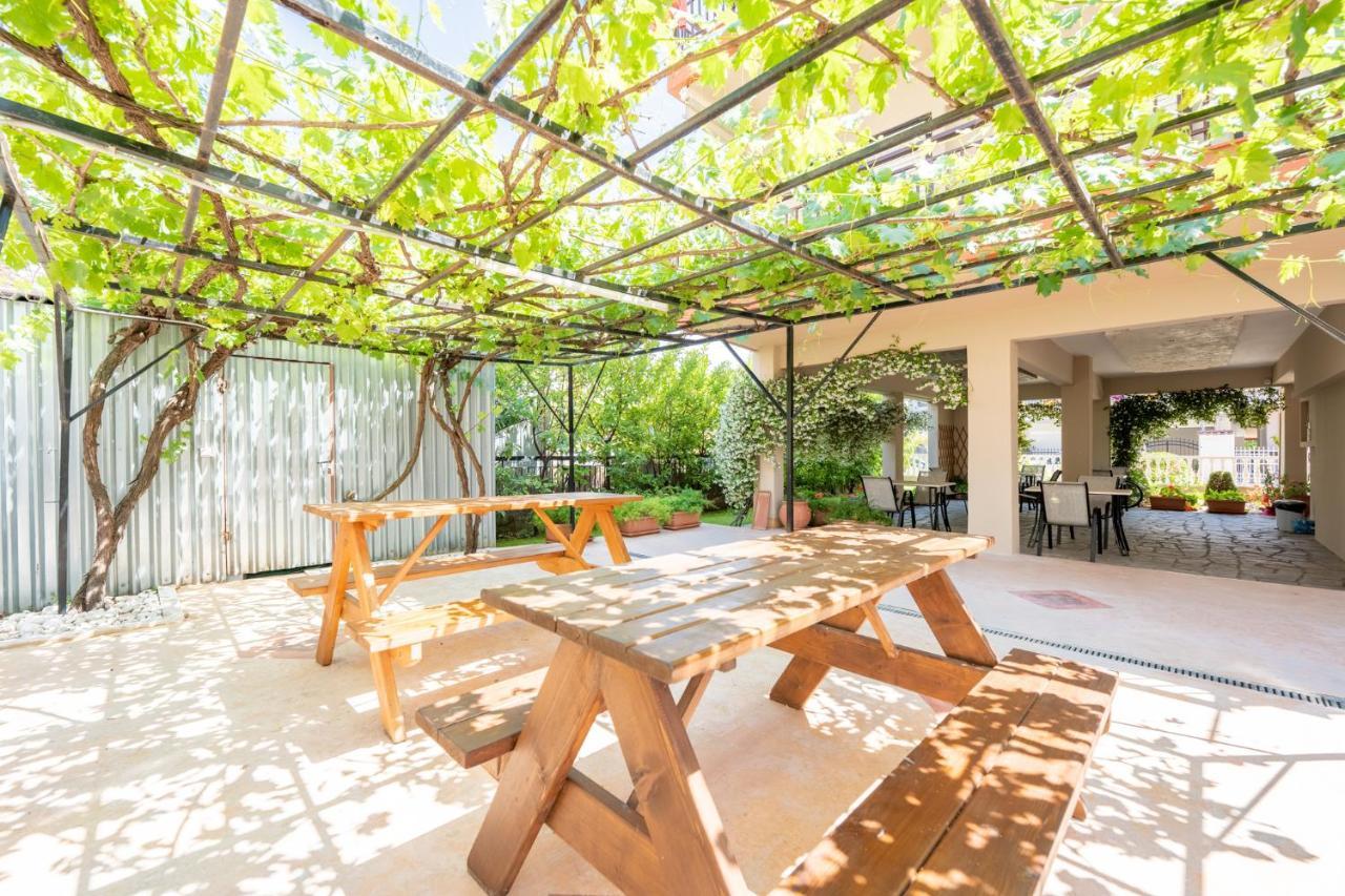 Milonas House Apartments Paralia Dionysiou Exterior photo
