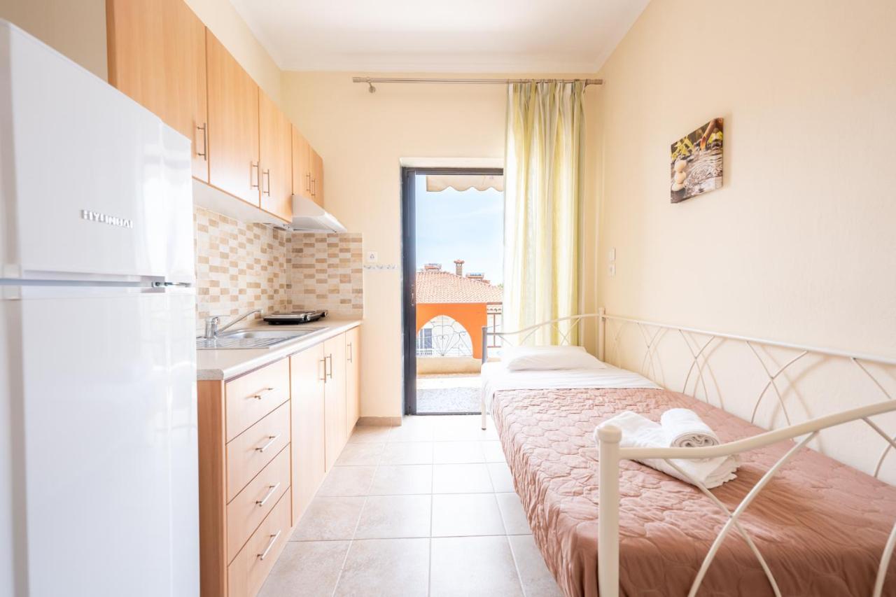 Milonas House Apartments Paralia Dionysiou Exterior photo