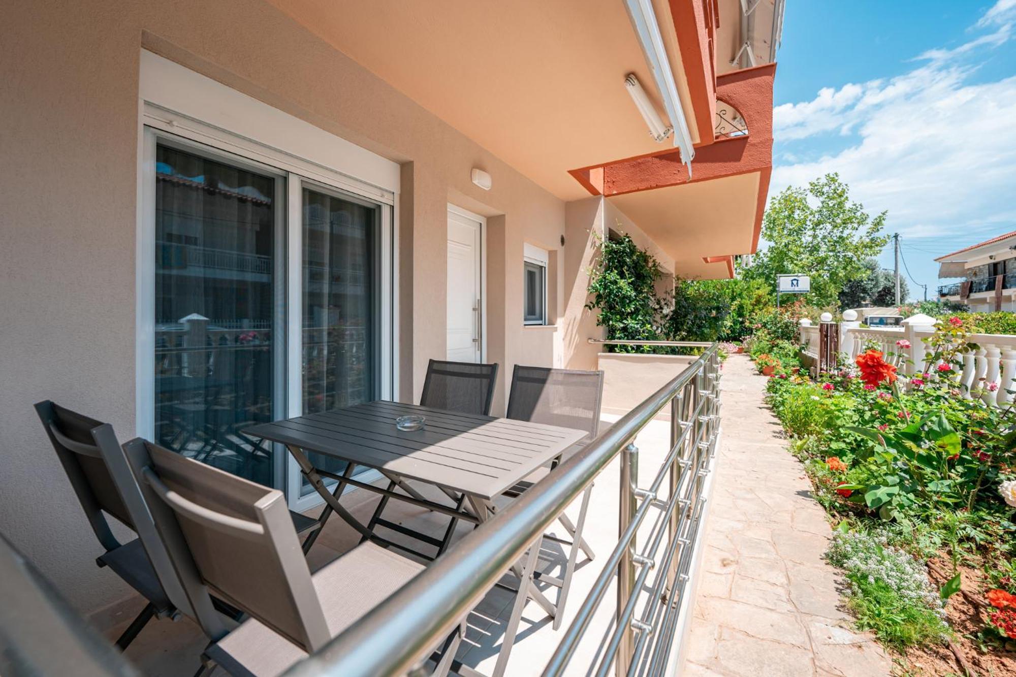 Milonas House Apartments Paralia Dionysiou Exterior photo