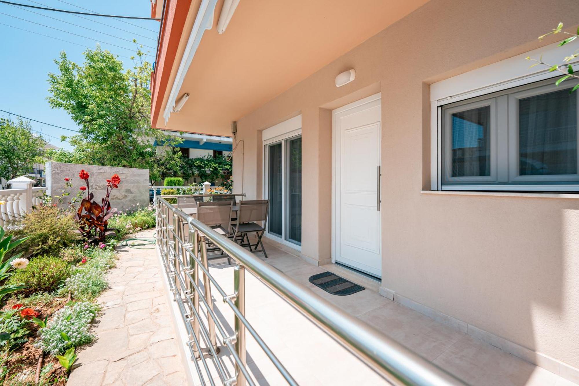 Milonas House Apartments Paralia Dionysiou Exterior photo
