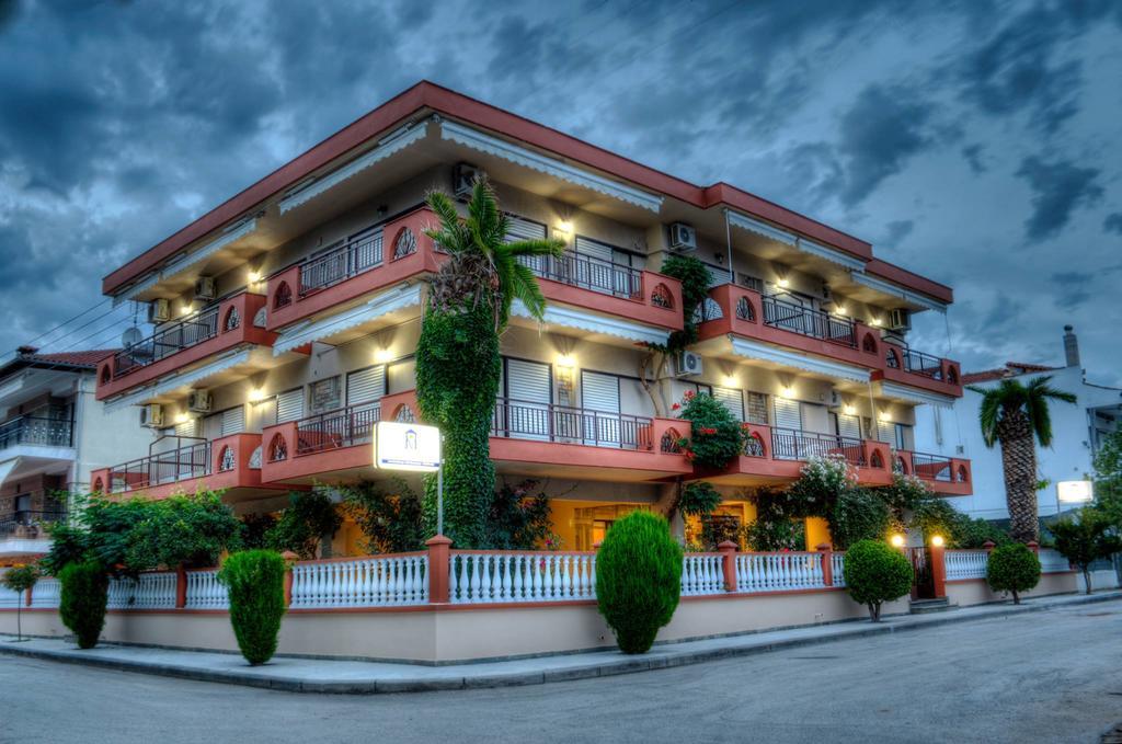 Milonas House Apartments Paralia Dionysiou Exterior photo